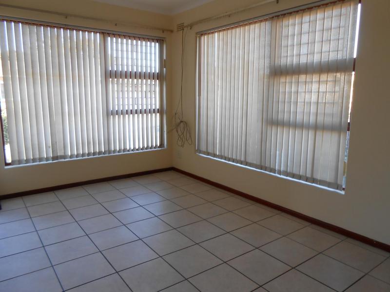 To Let 3 Bedroom Property for Rent in Joubert Park Western Cape